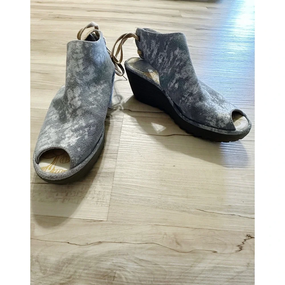 Fly‎ London Yuzu Platform Wedge Tie Back Silver Size 37